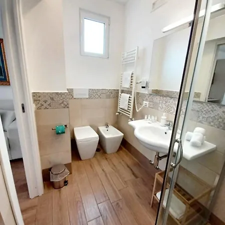 לינה וארוחת בוקר La Casa In Piazza 4*