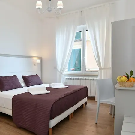 לינה וארוחת בוקר La Casa In Piazza מסה לוברנסה